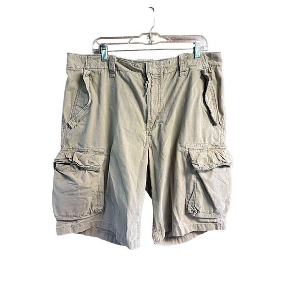 Gap Loose Fit Khaki Cargo Shorts Sz 38/11 - Picture 1 of 7